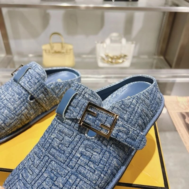 Casual Fendi Slippers 23350