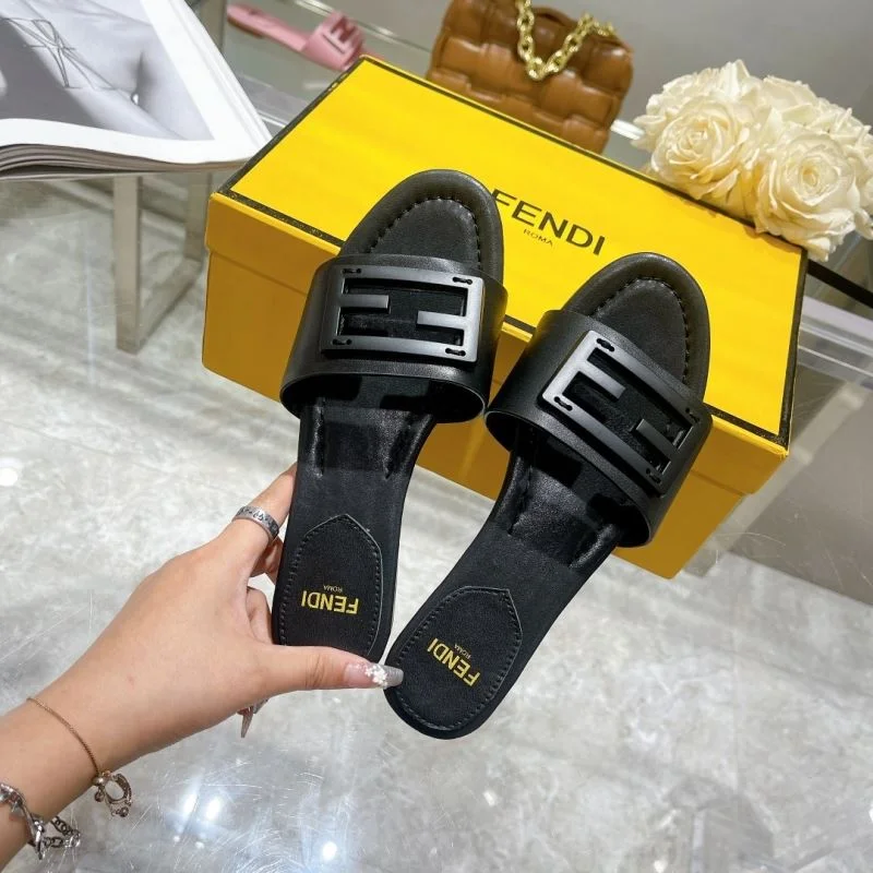 Sophisticated Fendi Slippers 23338