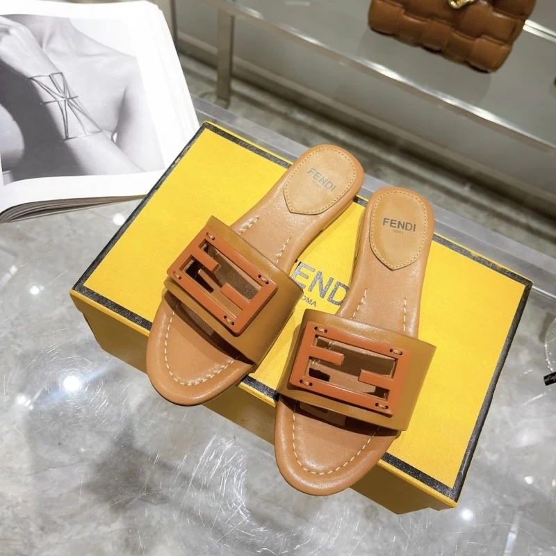 WellDesigned Fendi Slippers 23334