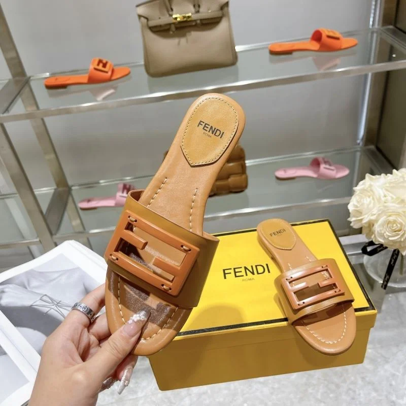 WellDesigned Fendi Slippers 23334