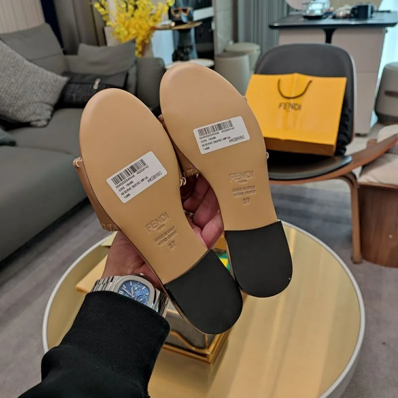 Fendi Slippers ZeroBulk 23322
