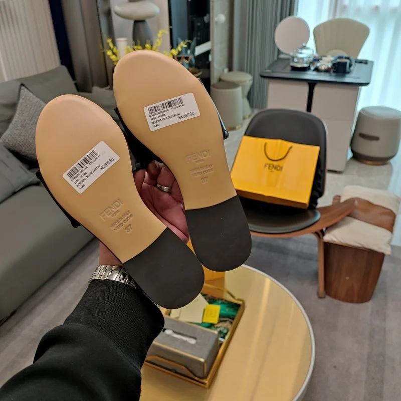 QuickDry Fendi Slippers 23323