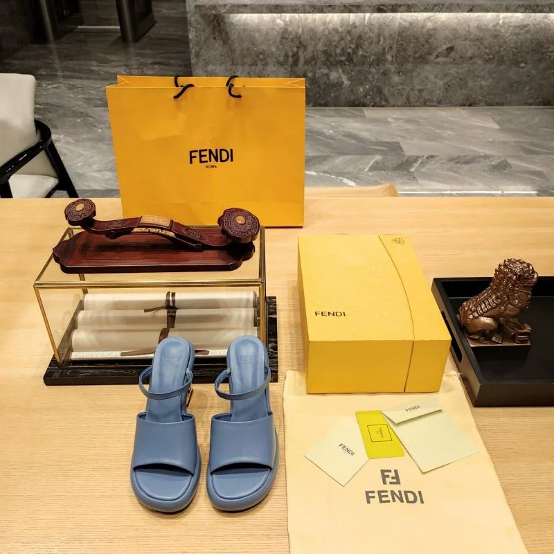 Fendi Slippers Youthful 23319