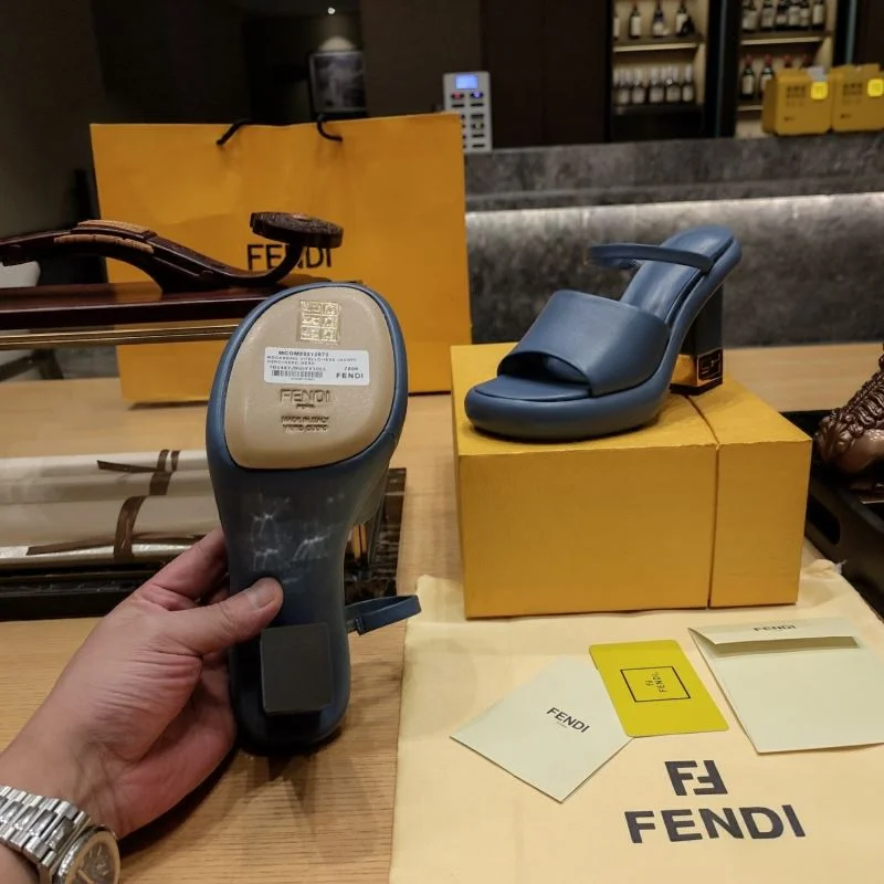 Fendi Slippers Youthful 23319