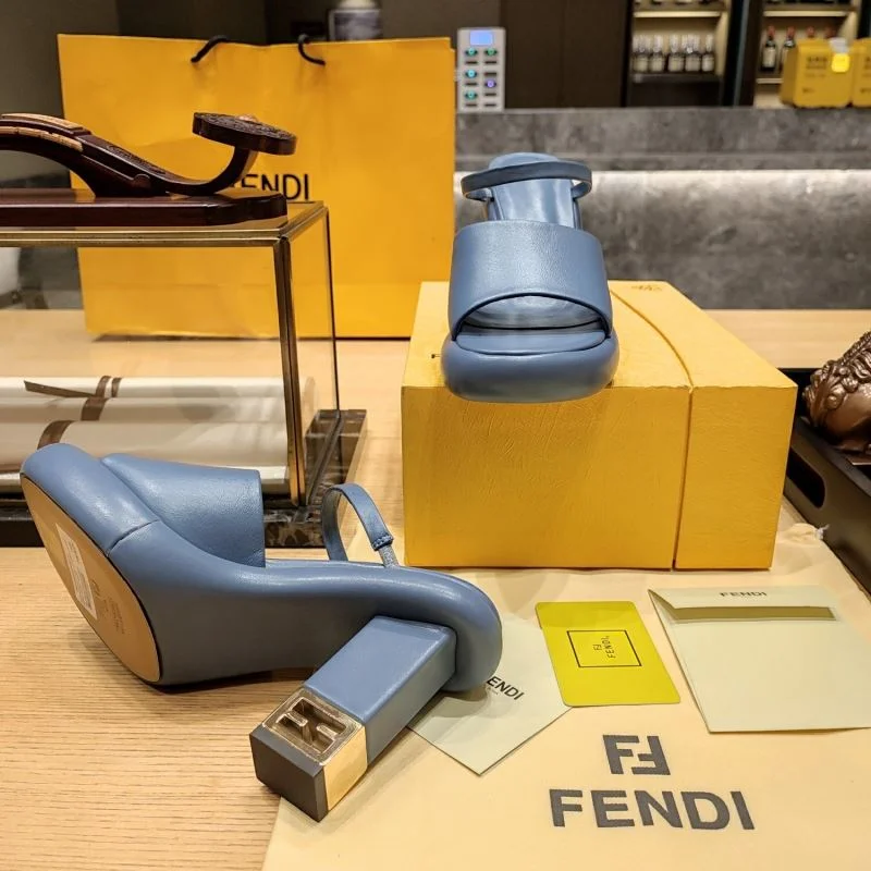 Fendi Slippers Youthful 23319