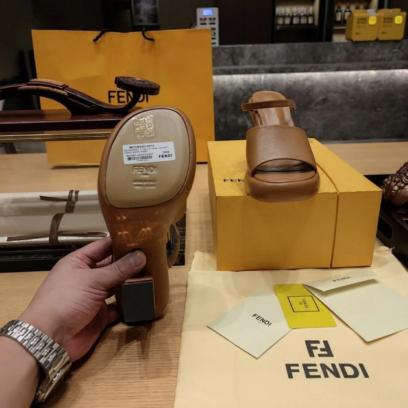 Fendi Slippers ZeroBulk 23325