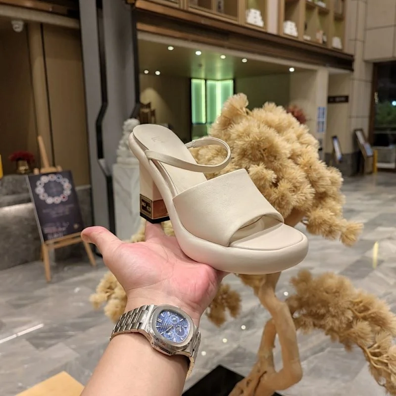 Contemporary Fendi Slippers 23318