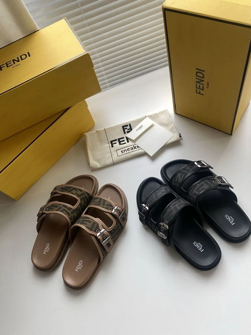 Fendi Slippers Seasonal 23570