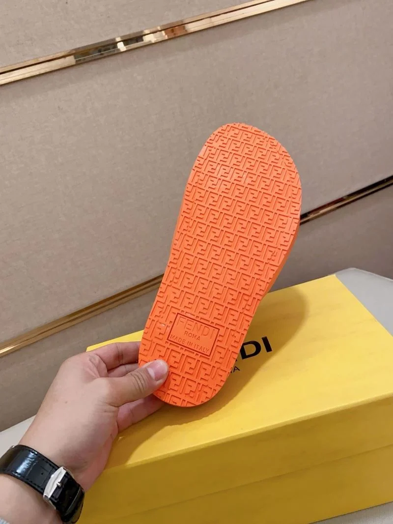 Modern Fendi Slippers 23563
