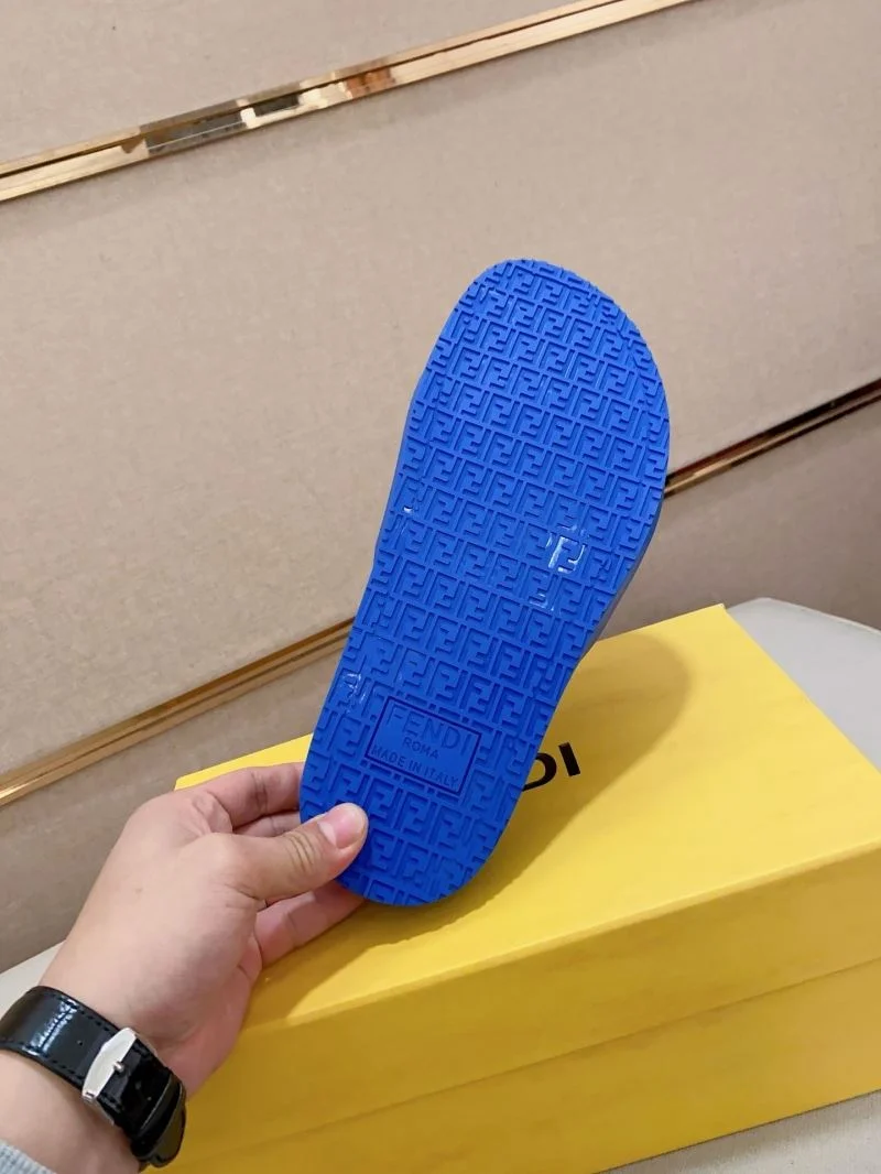 Fendi Slippers Fashionable 23562