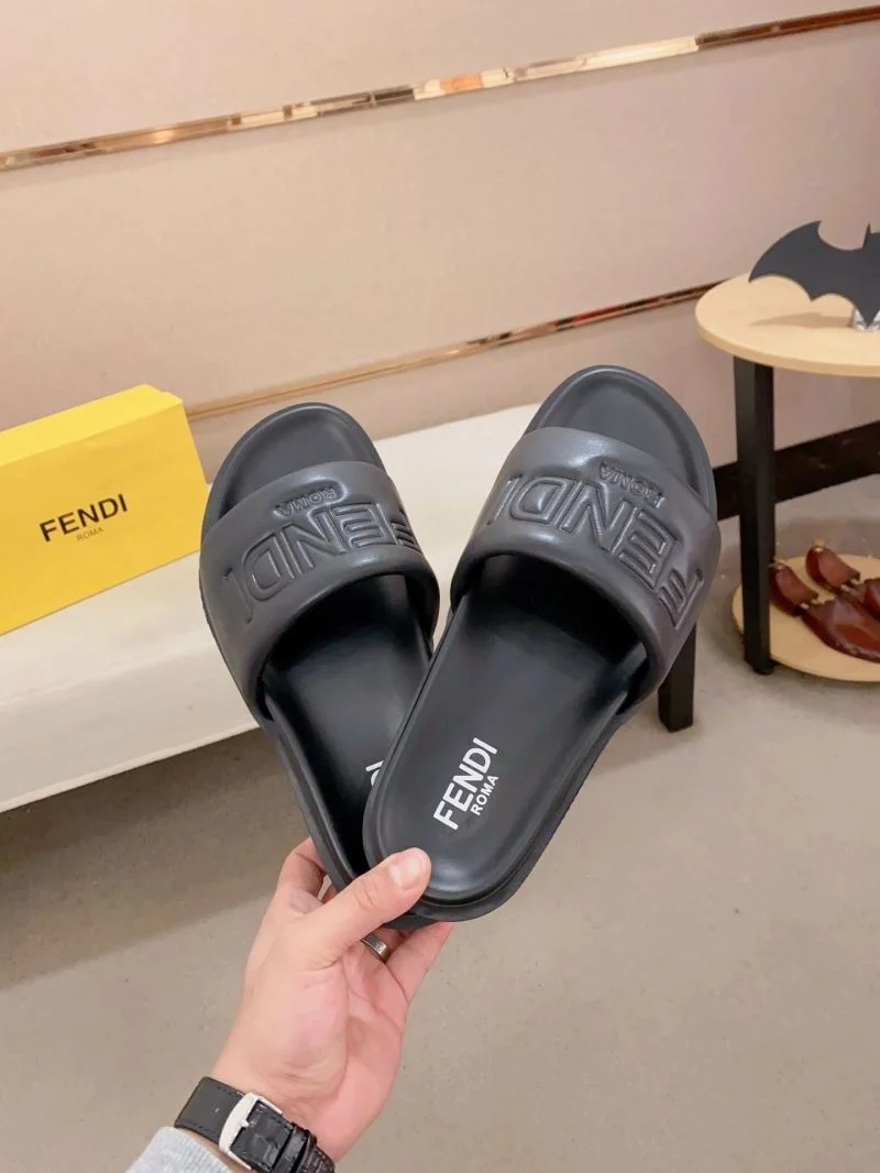 Fendi Slippers Bold 23561