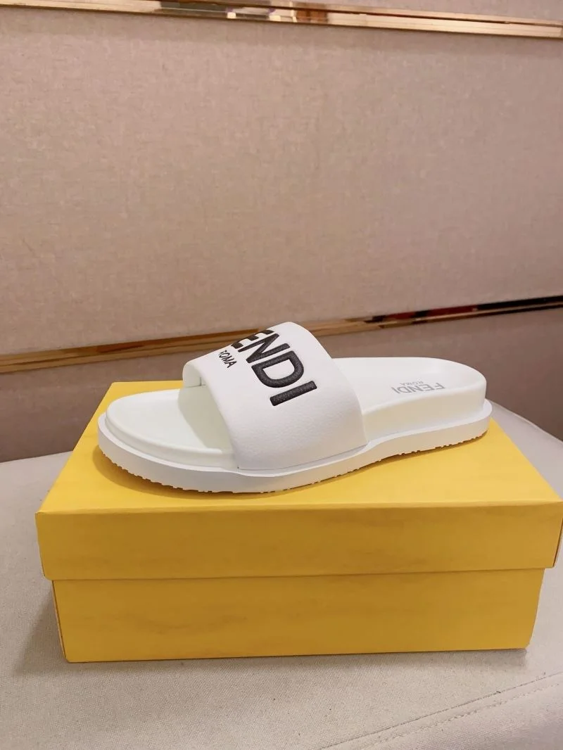 Fendi Slippers WaterResistant 23557