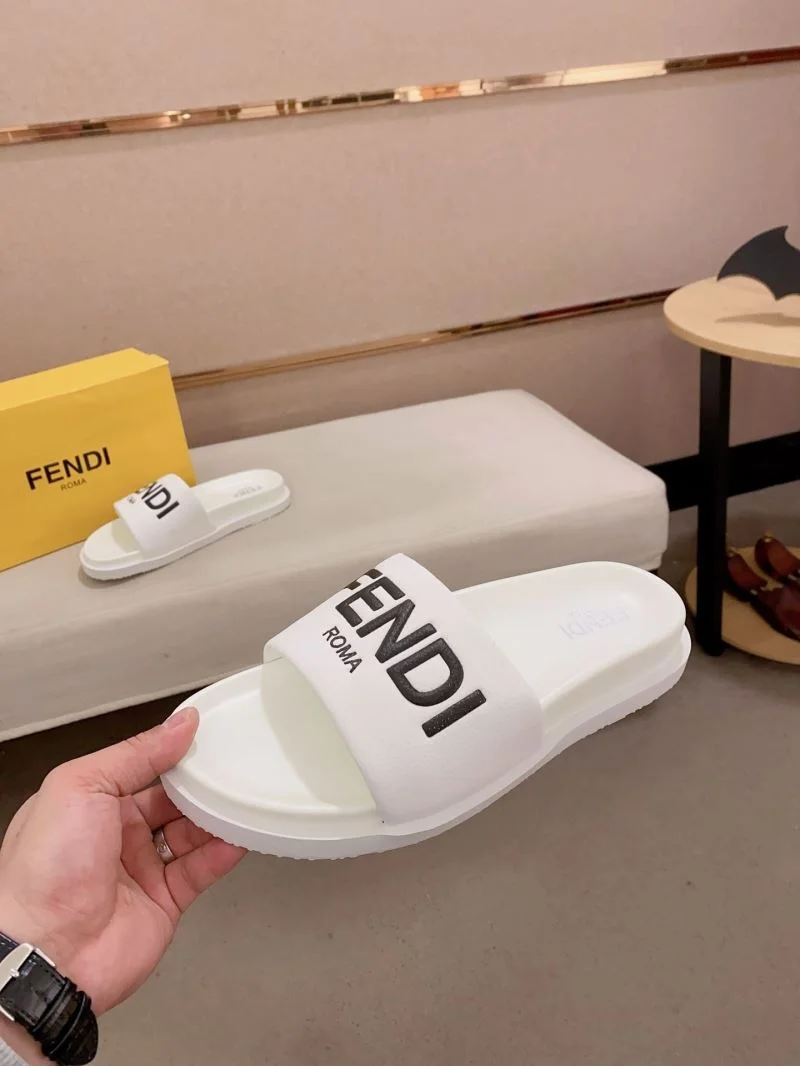 Fendi Slippers WaterResistant 23557