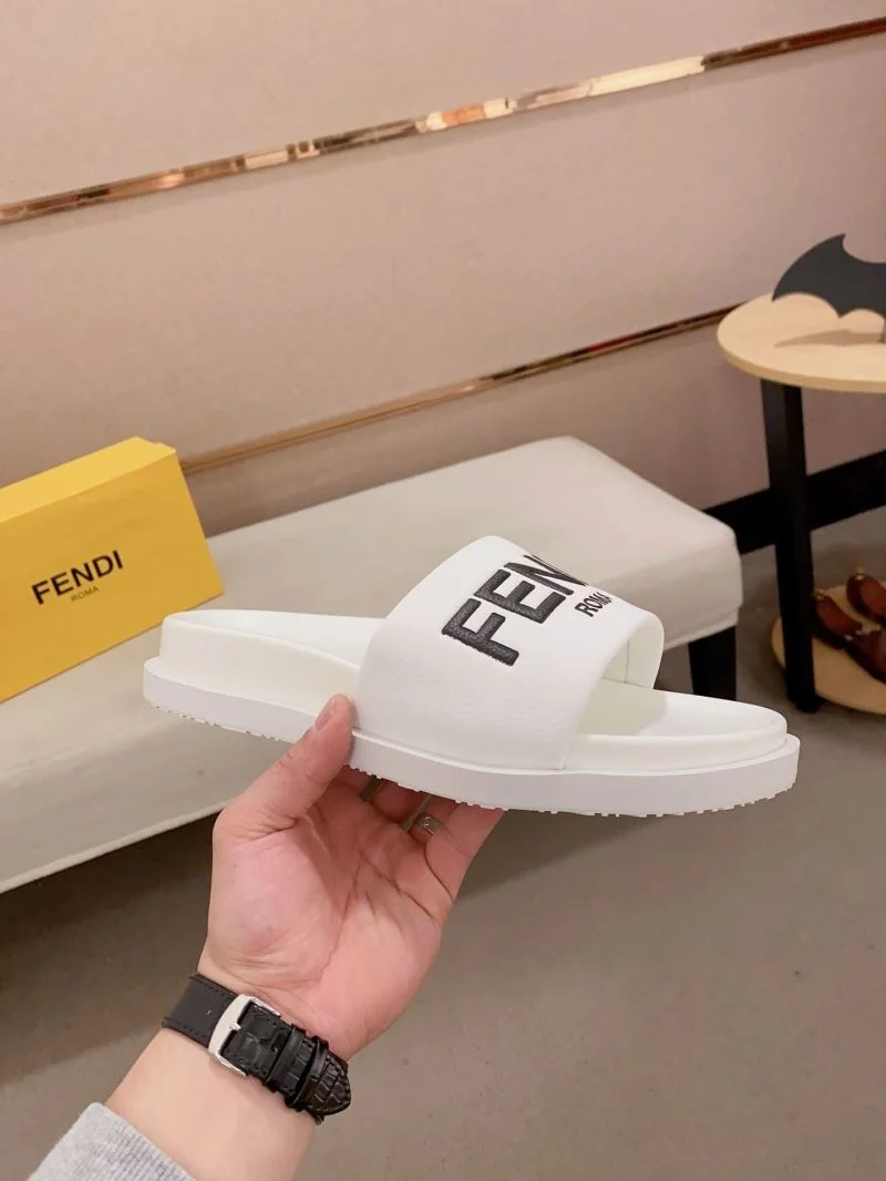 Fendi Slippers WaterResistant 23557