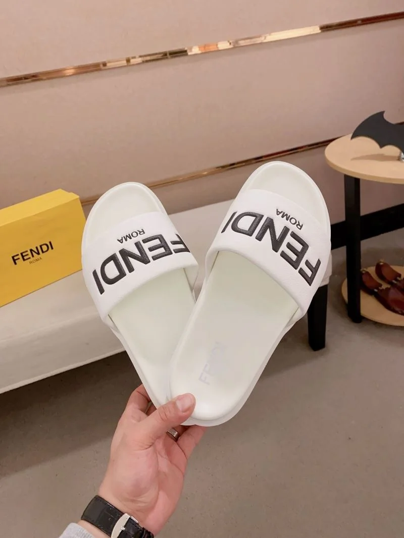 Fendi Slippers WaterResistant 23557