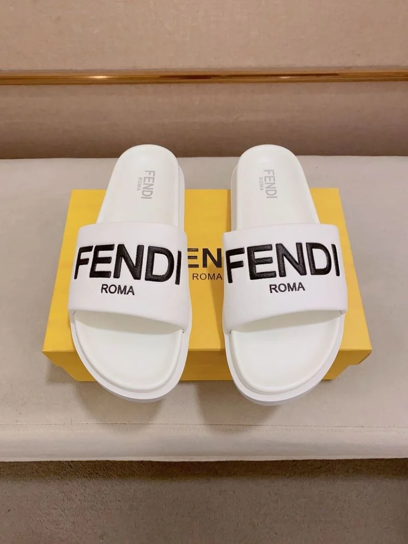 Fendi Slippers WaterResistant 23557