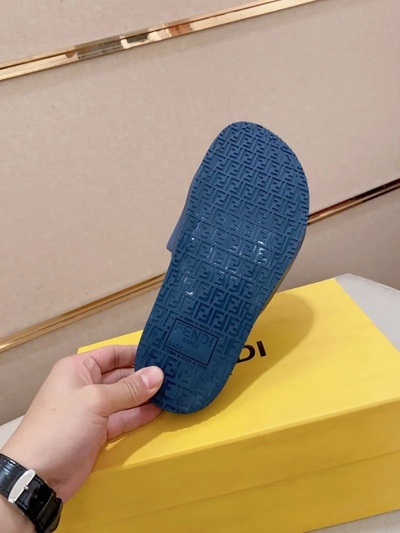 Fendi Slippers Comfortable 23553