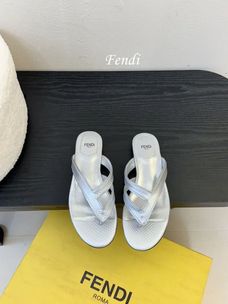 Versatile Fendi Slippers 23743