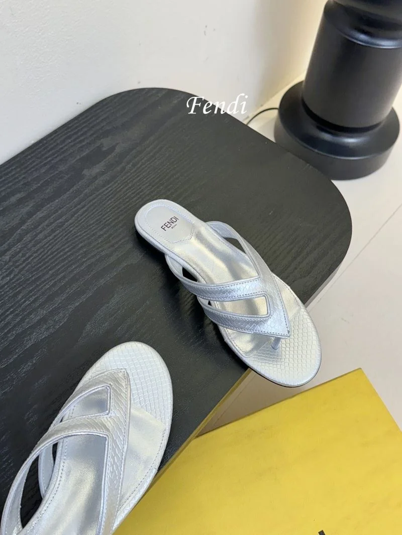 Versatile Fendi Slippers 23743