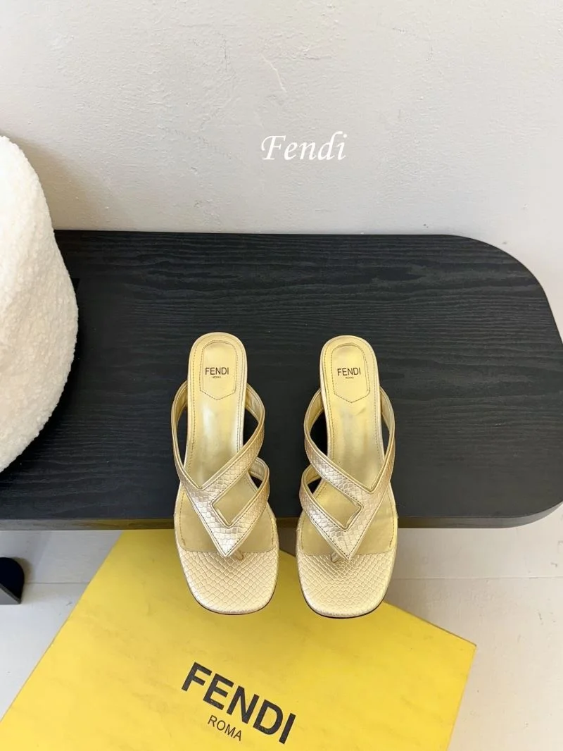 Fendi Slippers Refined 23727