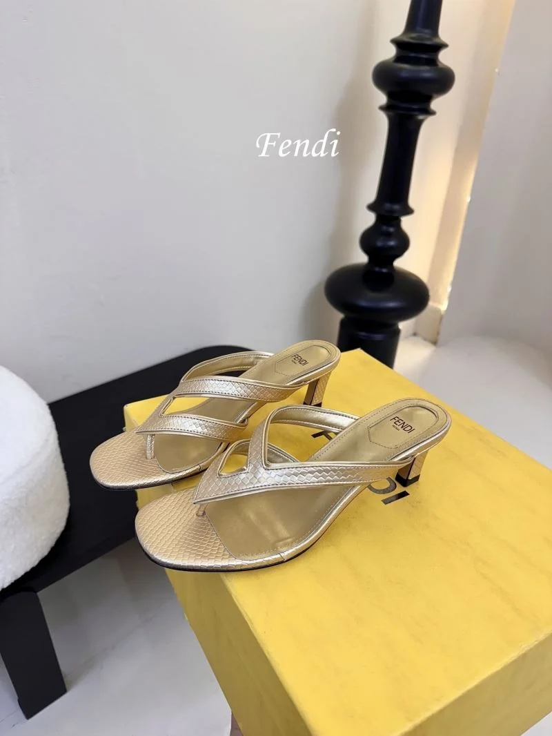 Fendi Slippers Refined 23727