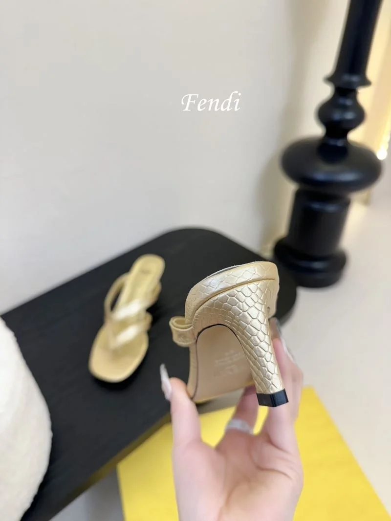 Fendi Slippers Refined 23727