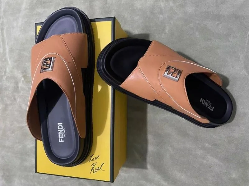 Fendi Slippers FashionForward 23279