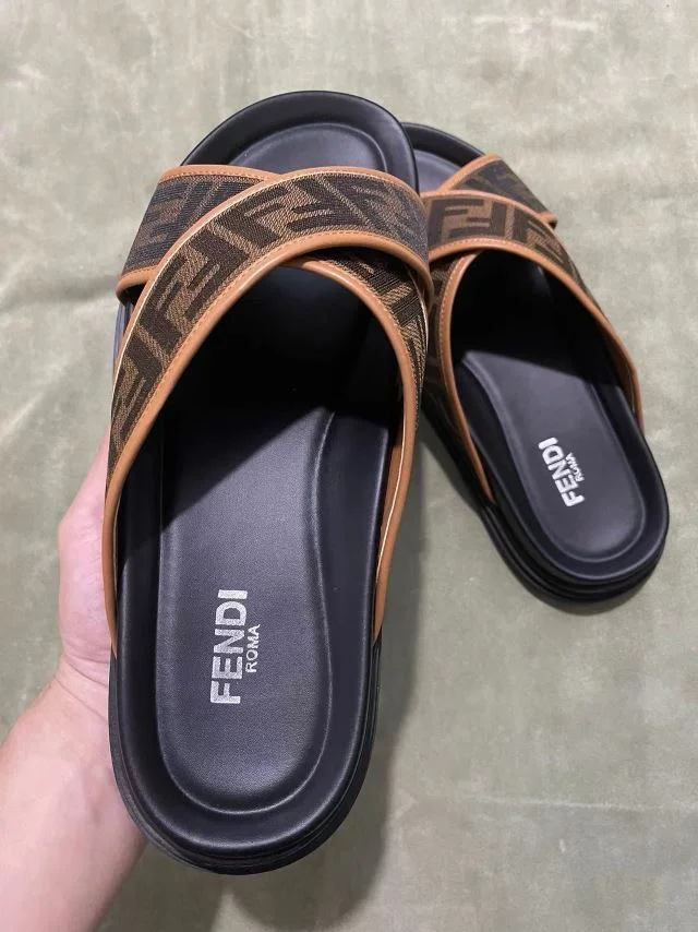 Snug Fendi Slippers 23278