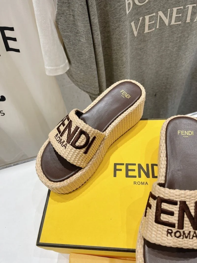 Fendi Slippers Unique 23270