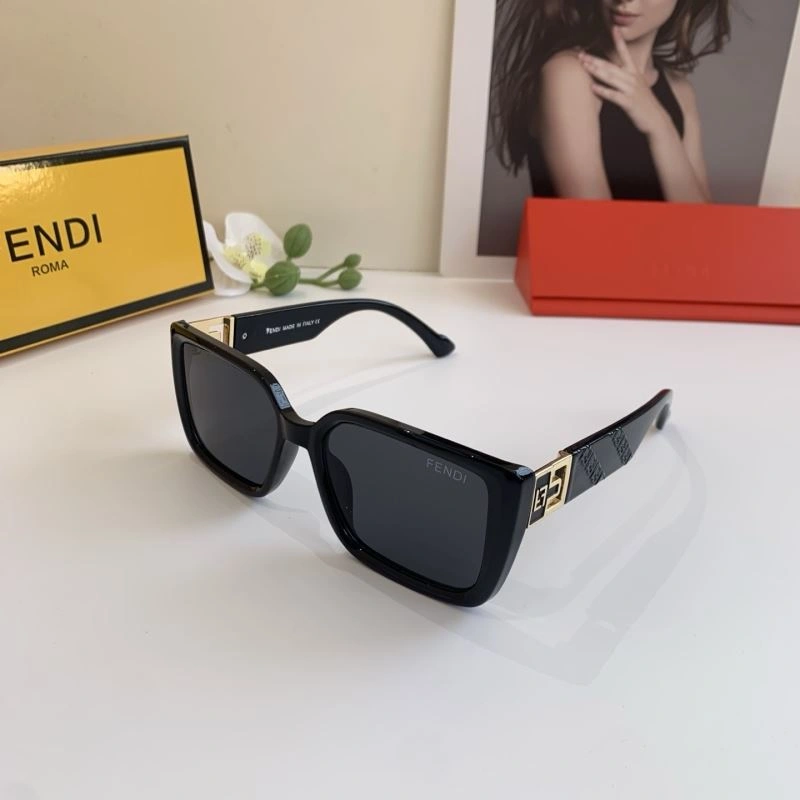 Fendi Sunglasses Unisex 279251