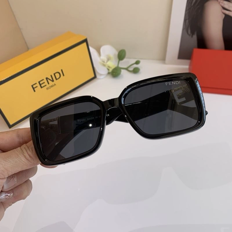 Fendi Sunglasses Unisex 279251