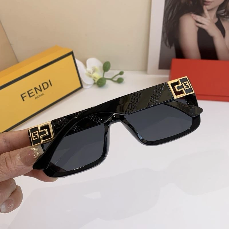 Fendi Sunglasses Unisex 279251