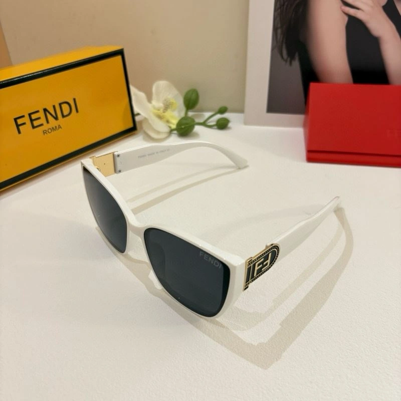 Fendi Sunglasses Classic 279239