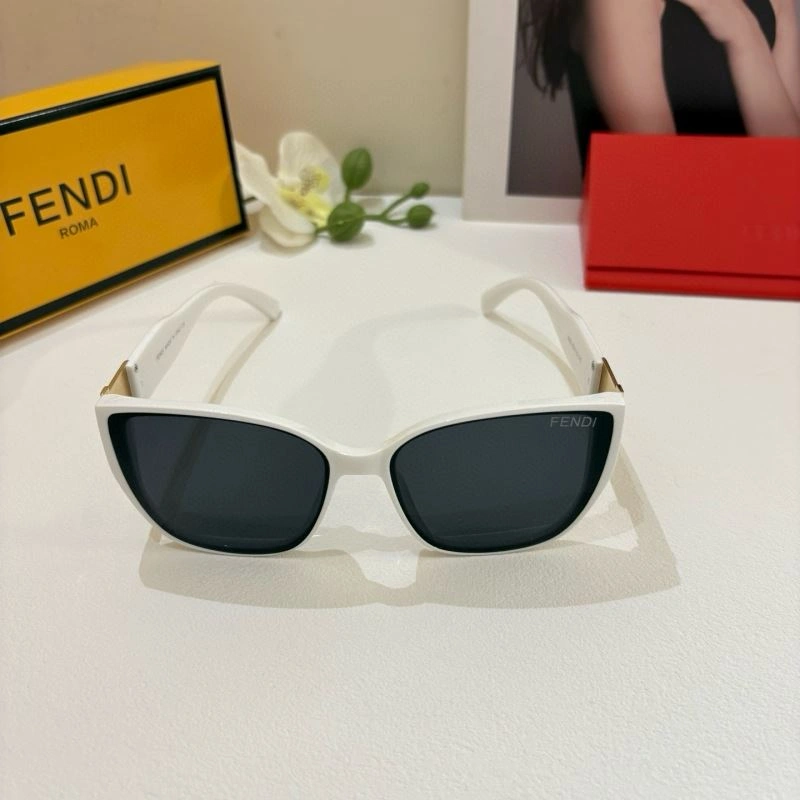 Fendi Sunglasses Classic 279239