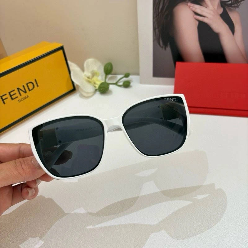 Fendi Sunglasses Classic 279239