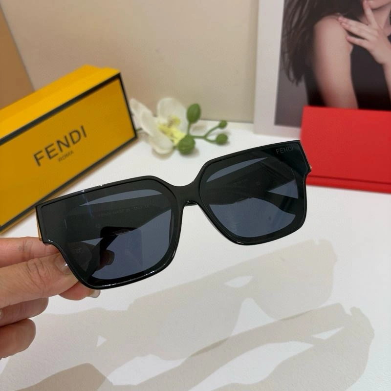 Fendi Sunglasses Unisex 279229