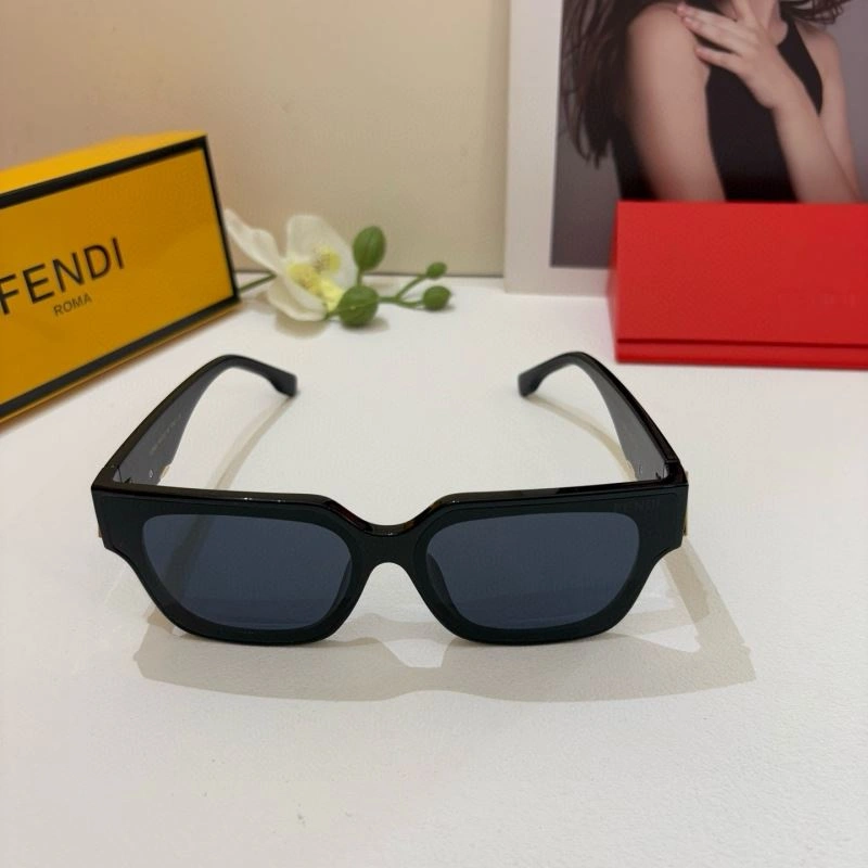 Fendi Sunglasses Unisex 279229