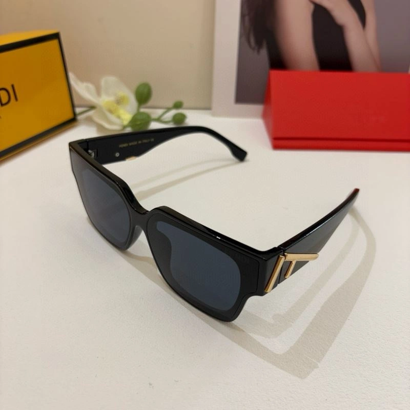 Fendi Sunglasses Unisex 279229
