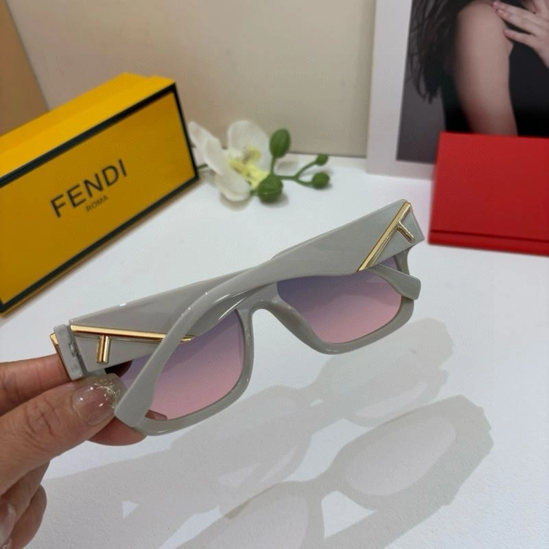 Fendi Sunglasses Practical 279228
