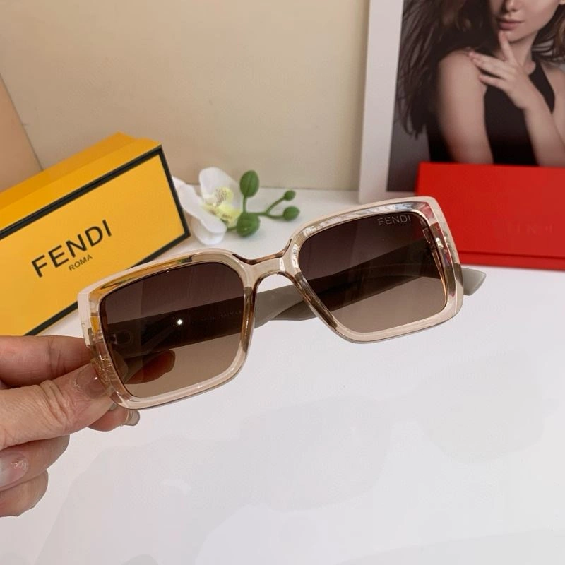 AllSeason Fendi Sunglasses 279204