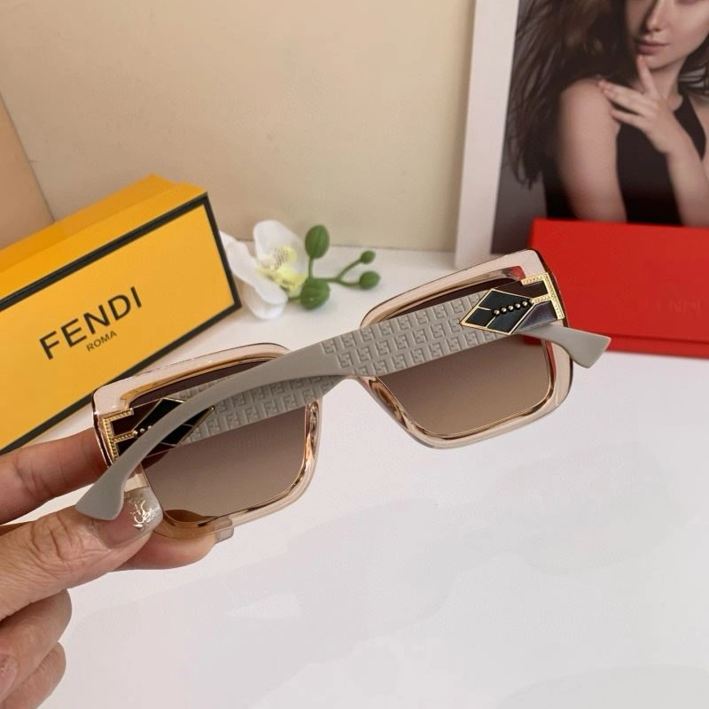 AllSeason Fendi Sunglasses 279204