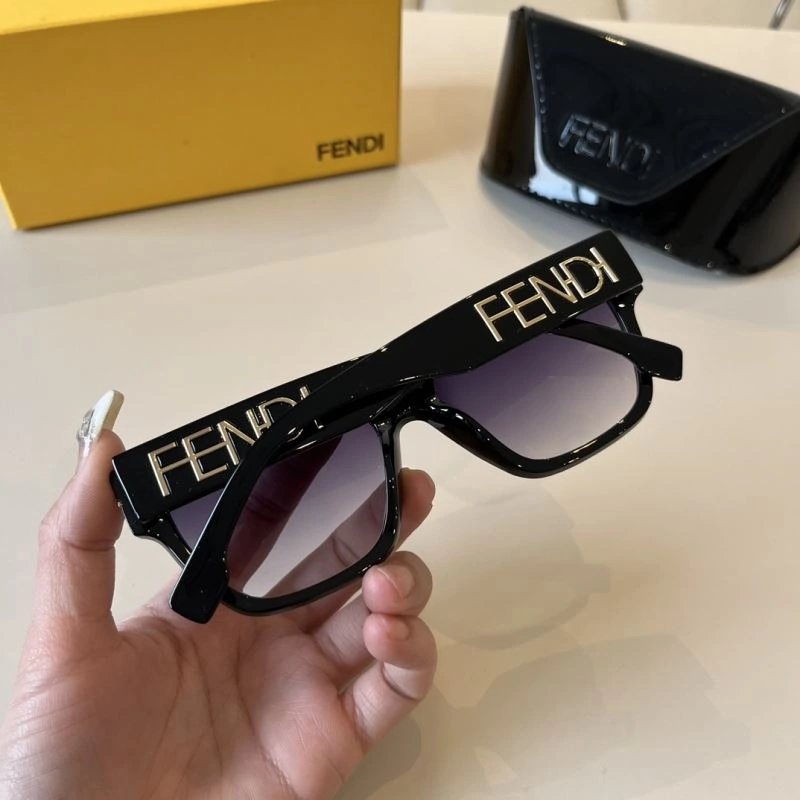 Functional Fendi Sunglasses 279216