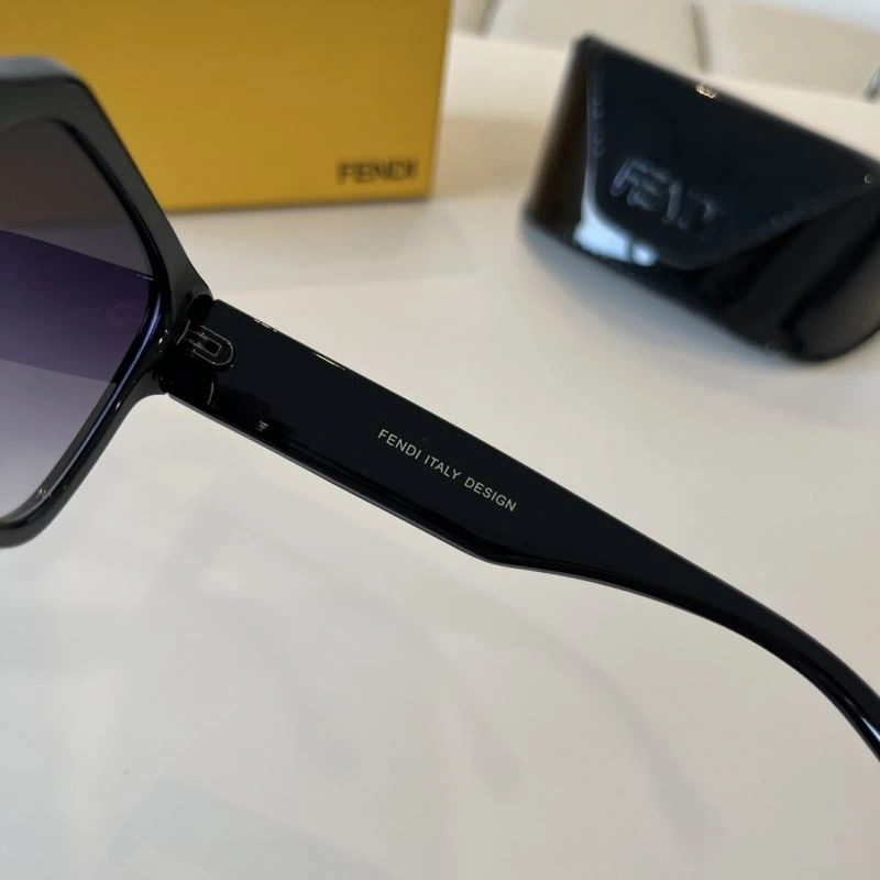 Functional Fendi Sunglasses 279216