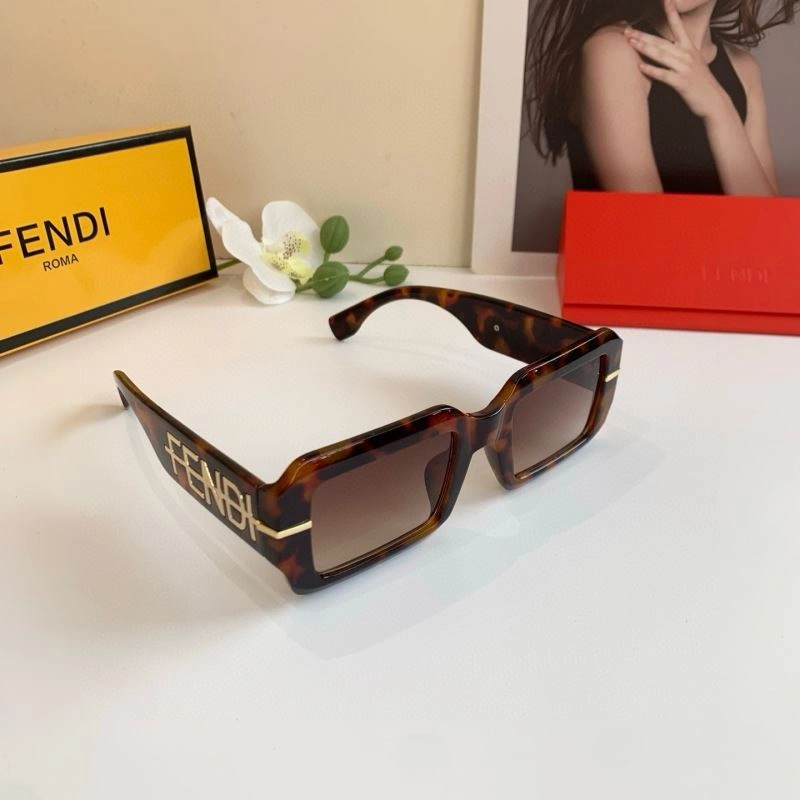 Compact Fendi Sunglasses 279209
