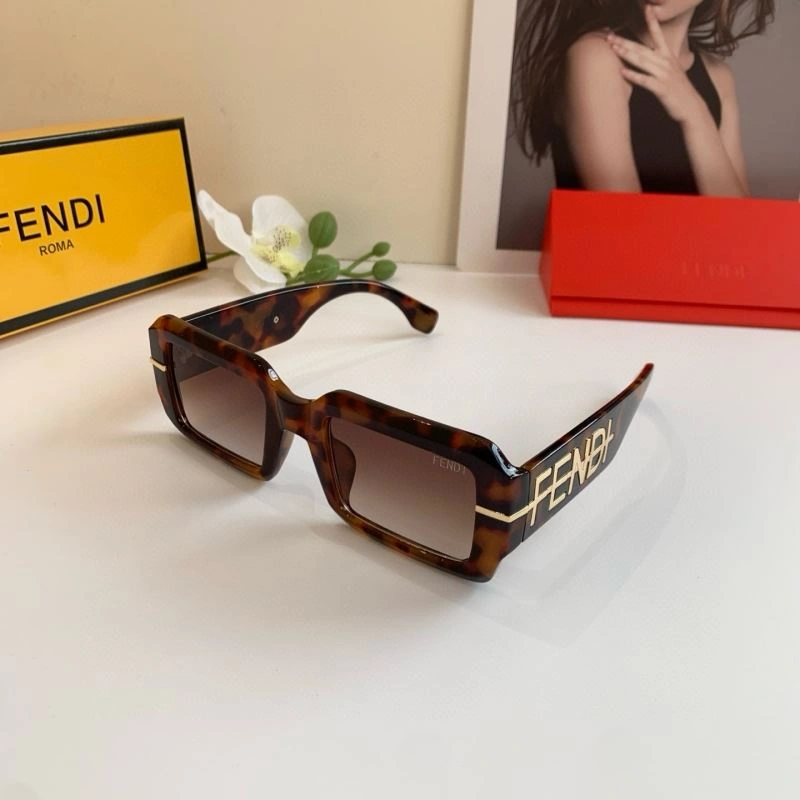 Compact Fendi Sunglasses 279209