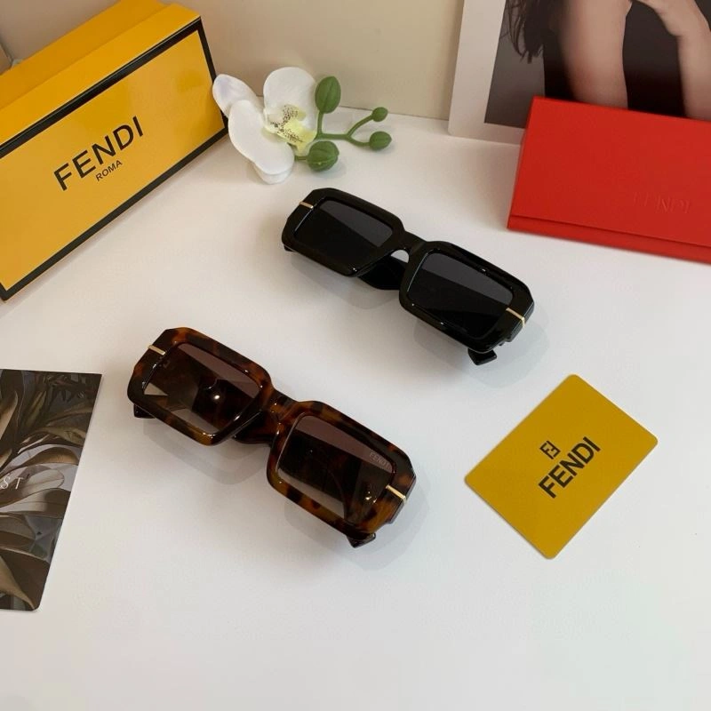Compact Fendi Sunglasses 279209