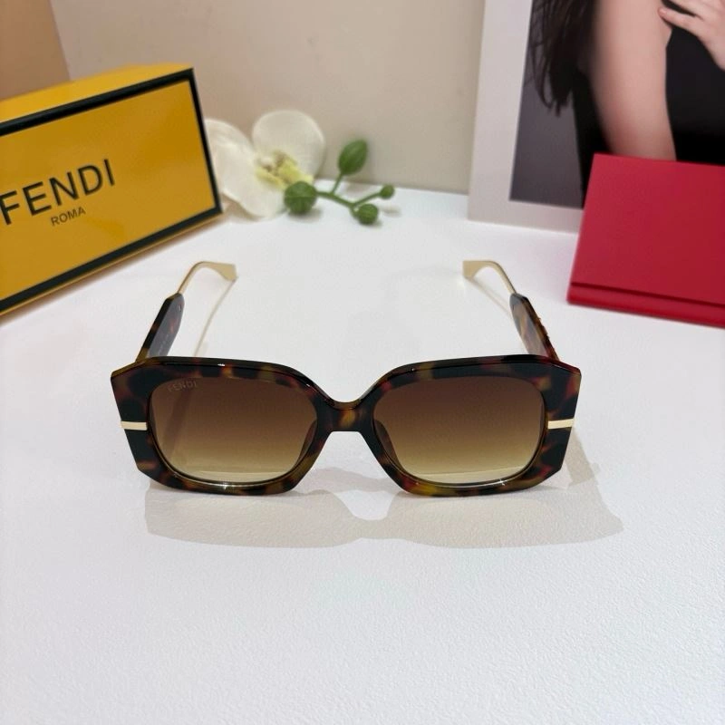 Fendi Sunglasses Chic 279212