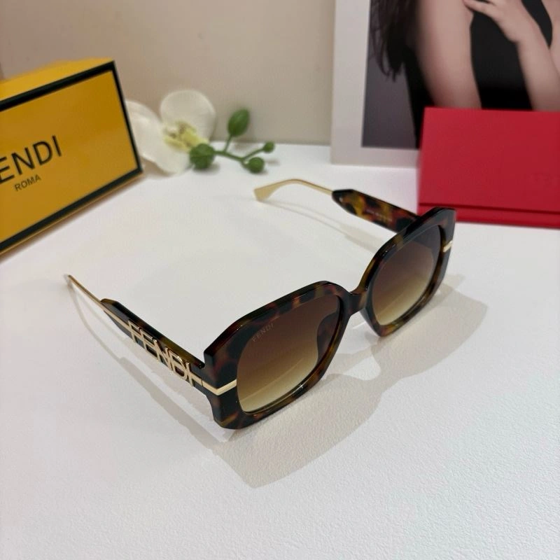 Fendi Sunglasses Chic 279212