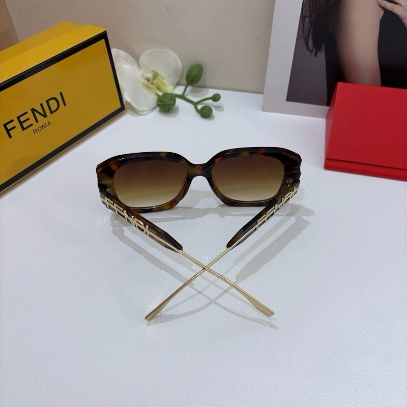 Fendi Sunglasses Chic 279212