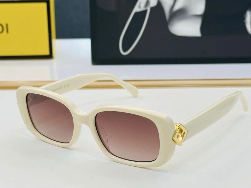 Fendi Sunglasses Refined 279225